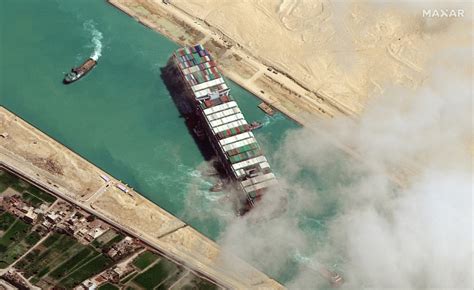 Cargo ship breaks down in Egypt’s Suez Canal and crashes into a bridge. Traffic is not disrupted
